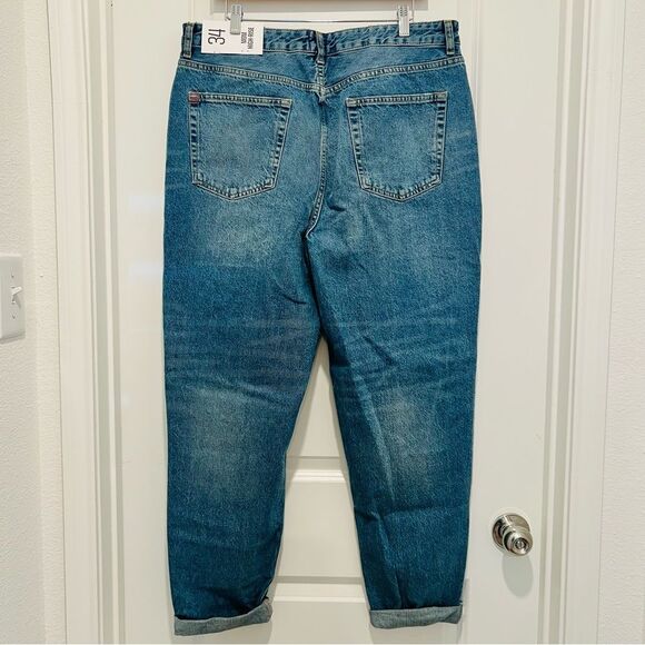 BDG High-Rise Mom Blue Jeans with Distressing in Women's Size 34 NWT - Picture 9 of 14